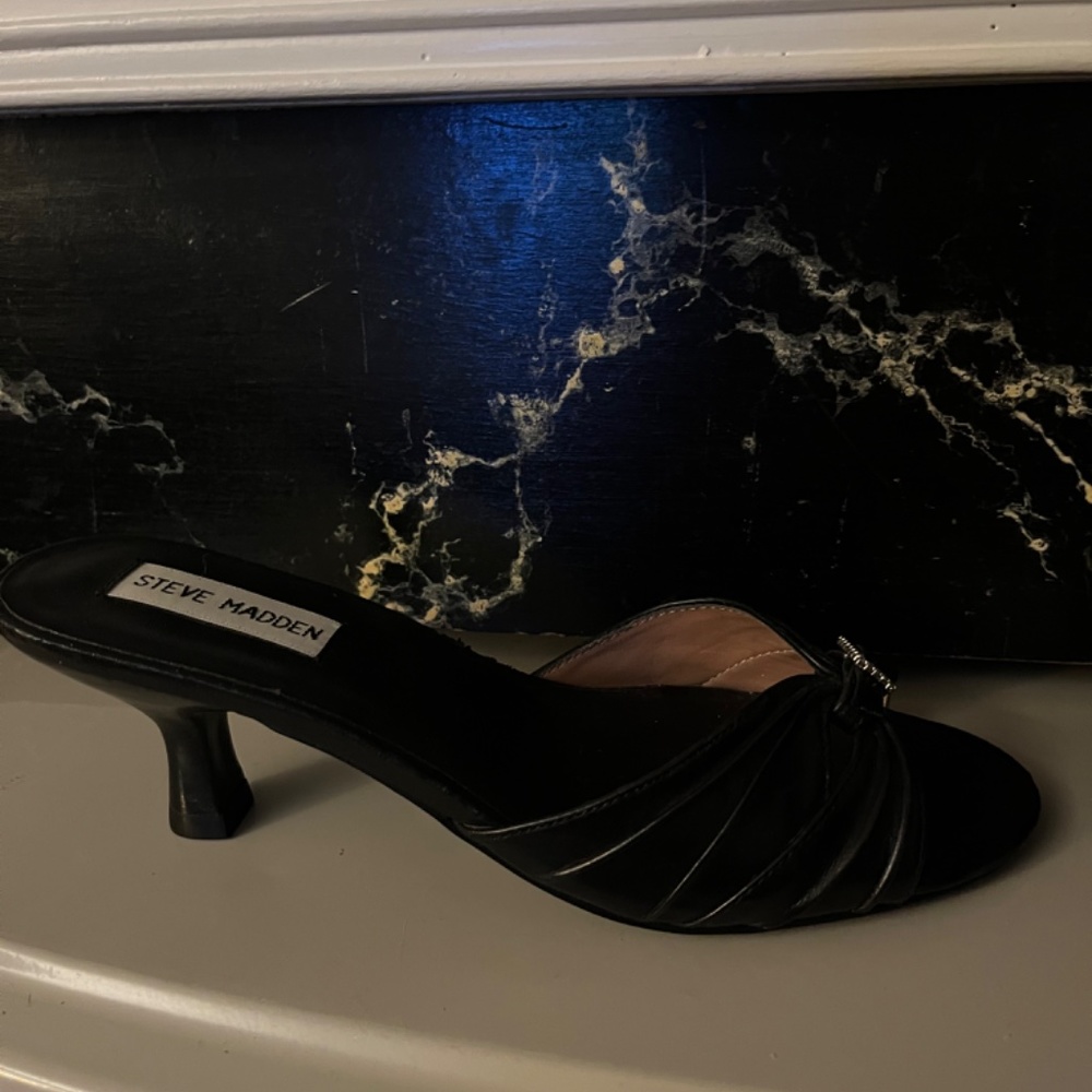 Shoes - Picture 4 of 4